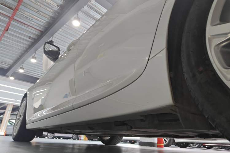 Used Cadillac CT5 2022 28T Luxury Version (Standard Edition) Left Side Sill