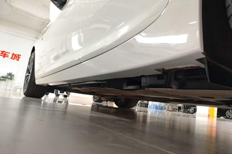 Used Cadillac CT5 2022 28T Prestige Edition Left Side Sill
