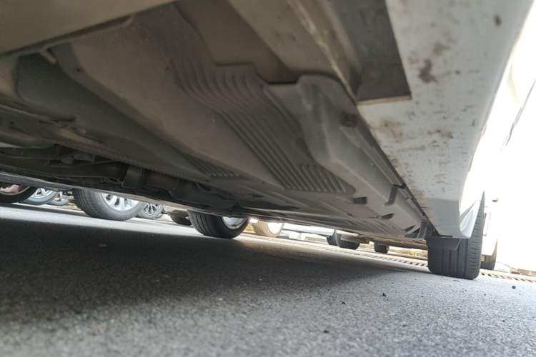 Used Cadillac CT5 2022 28T Luxury Edition Left Side Sill