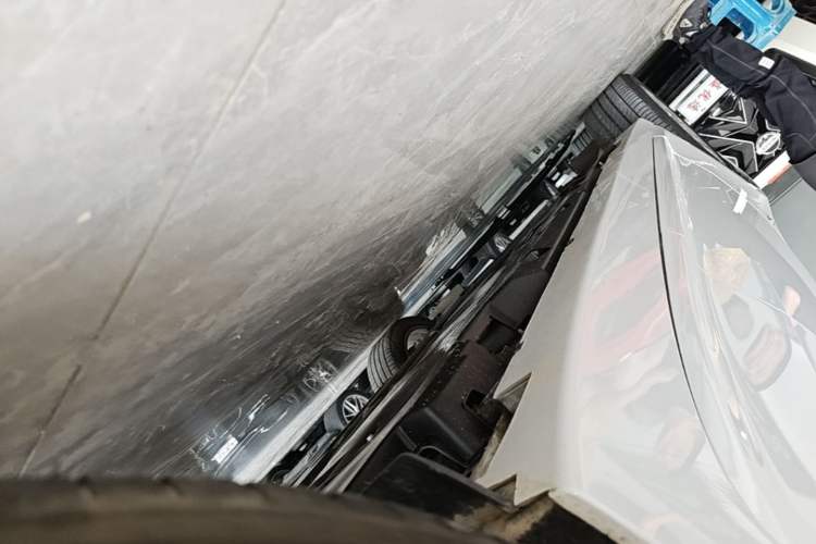 Used Cadillac CT5 2022 28T Luxury Version (Standard Edition) Left Side Sill