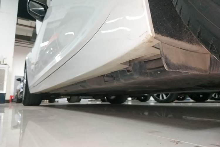 Used Cadillac CT5 2022 28T Luxury Version (Standard Edition) Left Side Sill