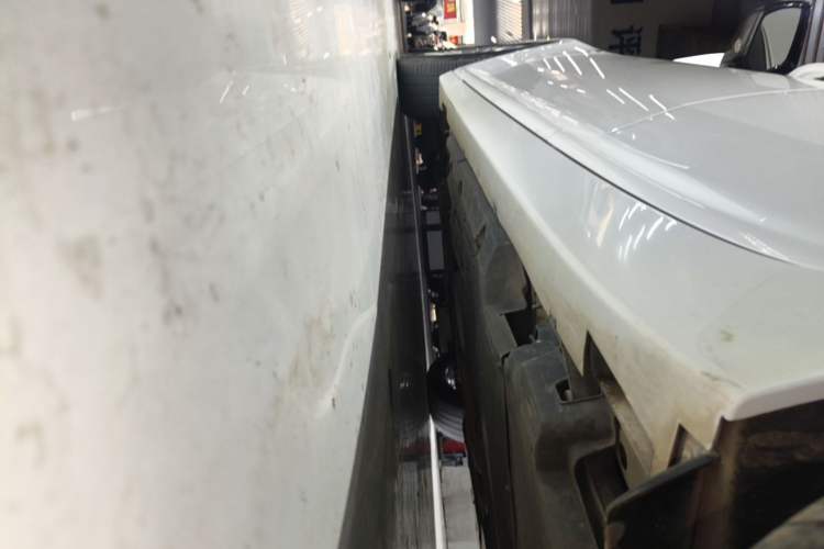 Used Cadillac CT5 2022 28T Luxury Edition Left Side Sill