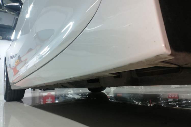 Used Cadillac CT5 2022 28T Luxury Version (Standard Edition) Left Side Sill