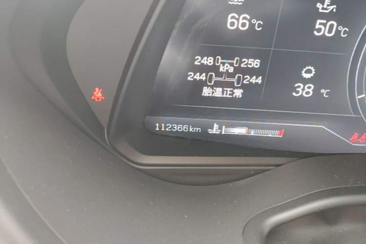 Used Cadillac CT5 2022 28T Platinum Edition Odometer Close Up