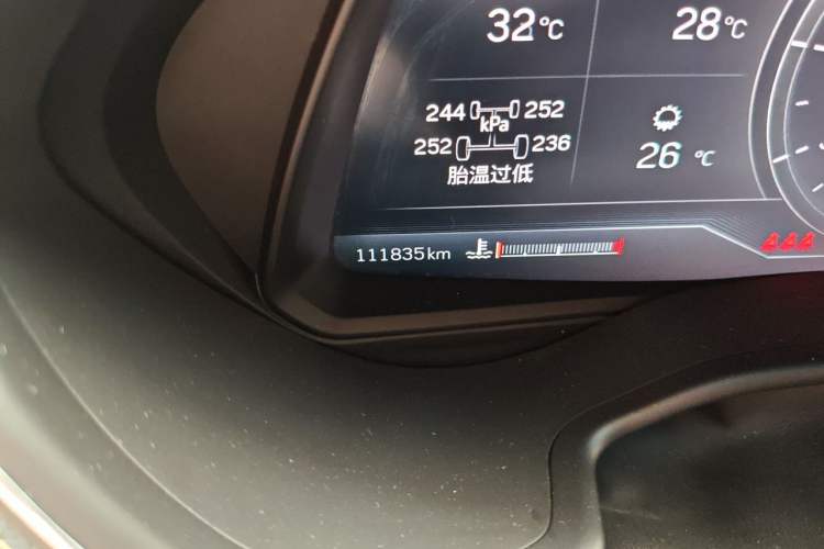 Used Cadillac CT5 2022 28T Platinum Edition Odometer Close Up