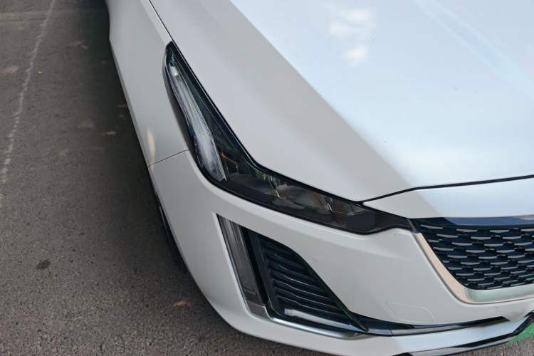 Used Cadillac CT5 2022 28T Luxury Edition Right Front Headlight