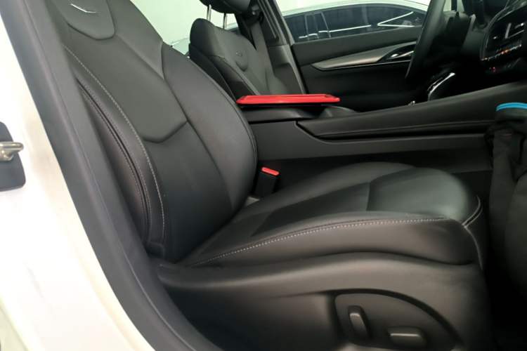 Used Cadillac CT5 2022 28T Luxury Edition Right Front Seat