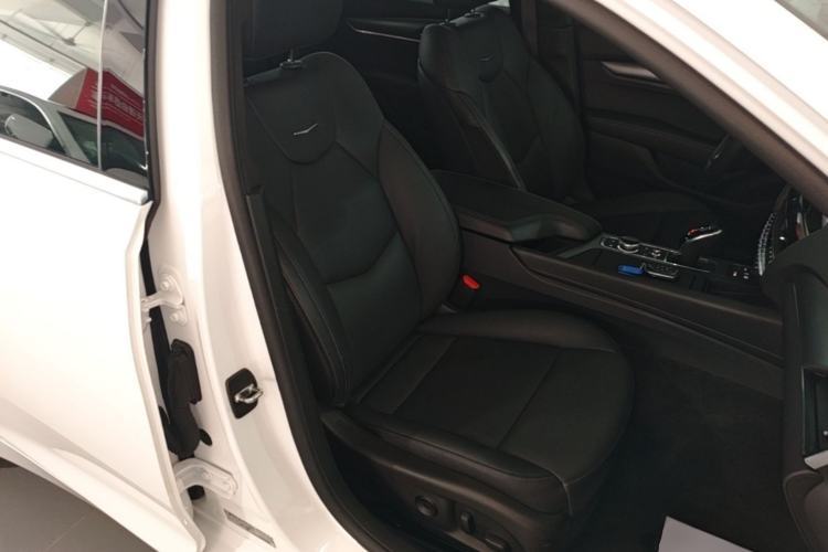 Used Cadillac CT5 2022 28T Prestige Edition Right Front Seat