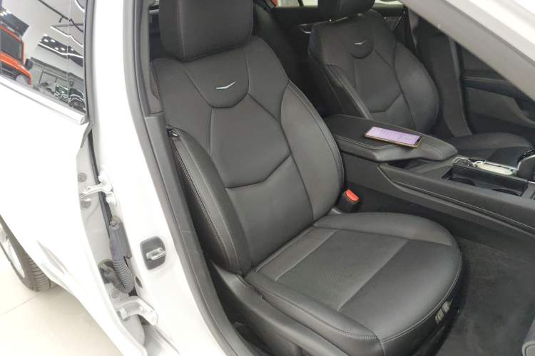 Used Cadillac CT5 2022 28T Luxury Edition Right Front Seat