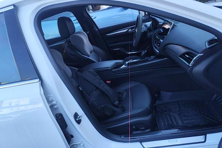 Used Cadillac CT5 2022 28T Luxury Edition Right Front Seat