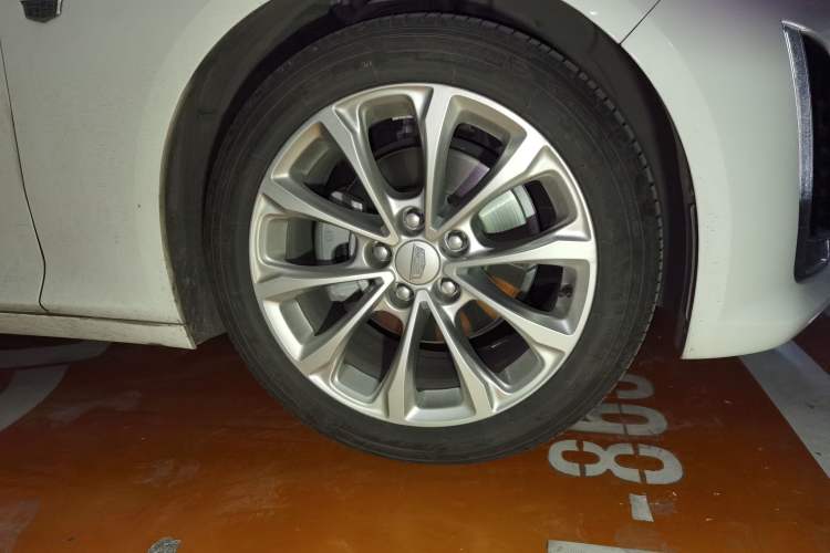 Used Cadillac CT5 2022 28T Luxury Version (Standard Edition) Right Front Wheel Hub