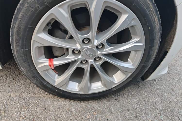 Used Cadillac CT5 2022 28T Luxury Version (Standard Edition) Right Front Wheel Hub