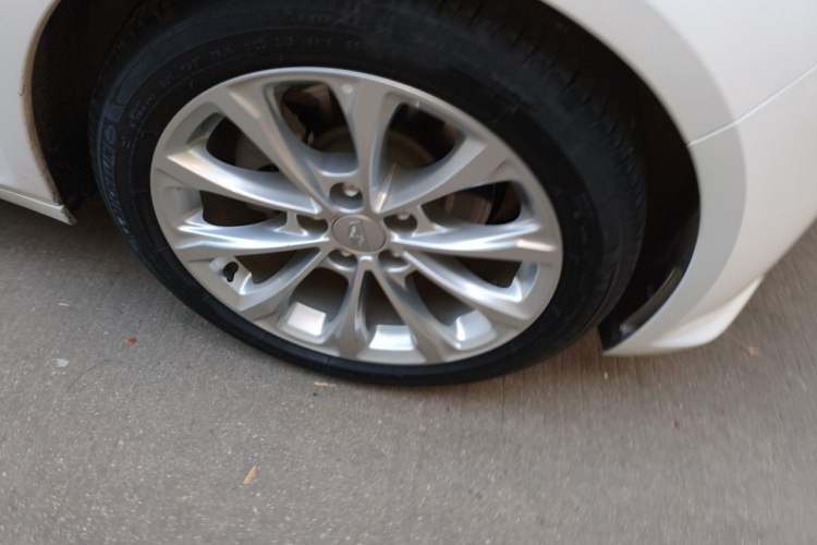 Used Cadillac CT5 2022 28T Luxury Version (Standard Edition) Right Front Wheel Hub