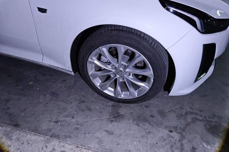 Used Cadillac CT5 2022 28T Luxury Version (Standard Edition) Right Front Wheel Hub