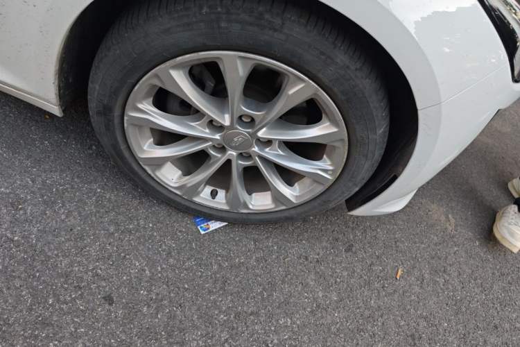 Used Cadillac CT5 2022 28T Luxury Version (Standard Edition) Right Front Wheel Hub