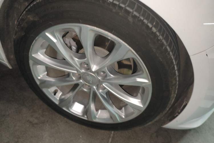 Used Cadillac CT5 2022 28T Luxury Version (Standard Edition) Right Front Wheel Hub