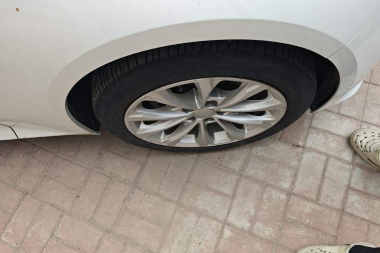 Used Cadillac CT5 2022 28T Luxury Version (Standard Edition) Right Front Wheel Hub