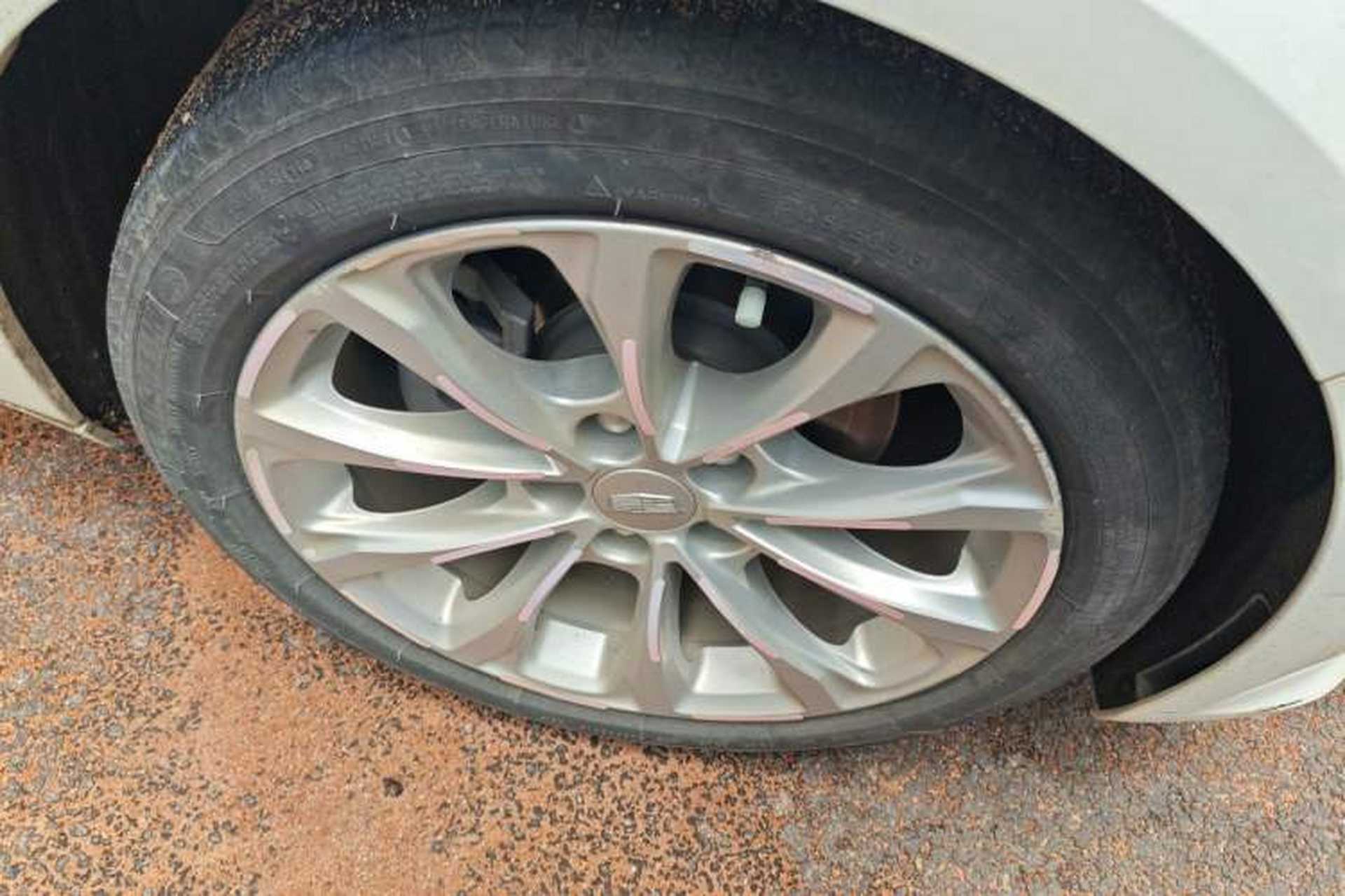 Used Cadillac CT5 2022 28T Luxury Version (Standard Edition) Right Front Wheel Hub