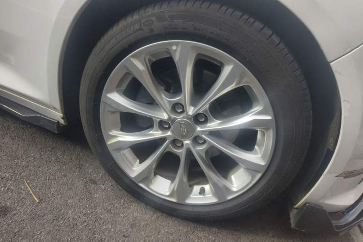 Used Cadillac CT5 2022 28T Luxury Version (Standard Edition) Right Front Wheel Hub