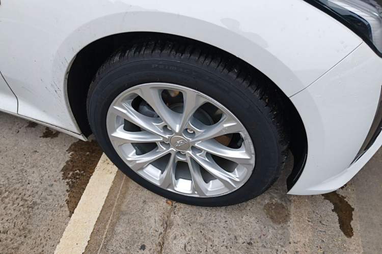 Used Cadillac CT5 2022 28T Luxury Version (Standard Edition) Right Front Wheel Hub