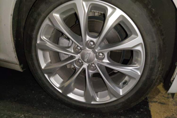 Used Cadillac CT5 2022 28T Luxury Version (Standard Edition) Right Front Wheel Hub