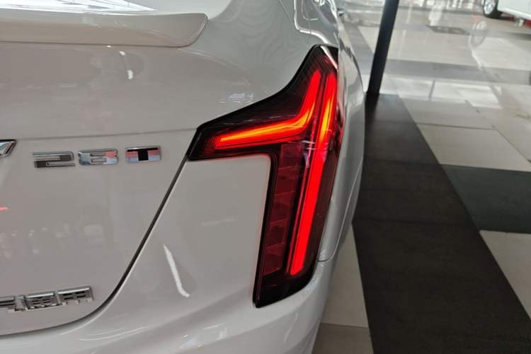 Used Cadillac CT5 2022 28T Luxury Version (Standard Edition) Right Rear Taillight