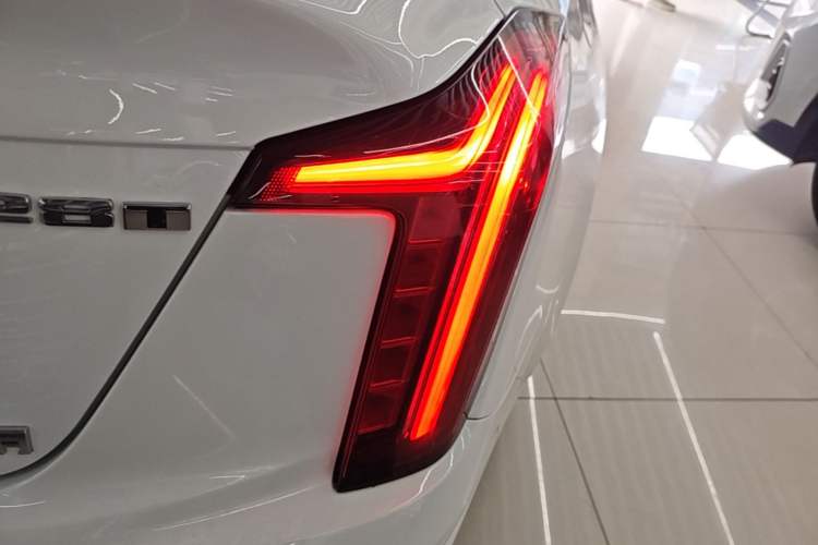 Used Cadillac CT5 2022 28T Luxury Version (Standard Edition) Right Rear Taillight