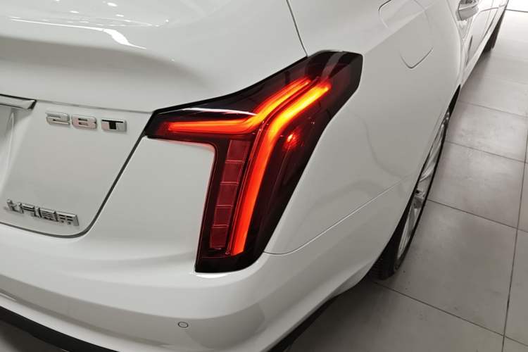 Used Cadillac CT5 2022 28T Luxury Version (Standard Edition) Right Rear Taillight