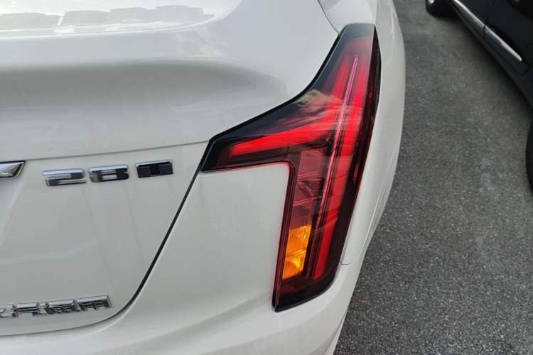 Used Cadillac CT5 2022 28T Luxury Edition Right Rear Taillight
