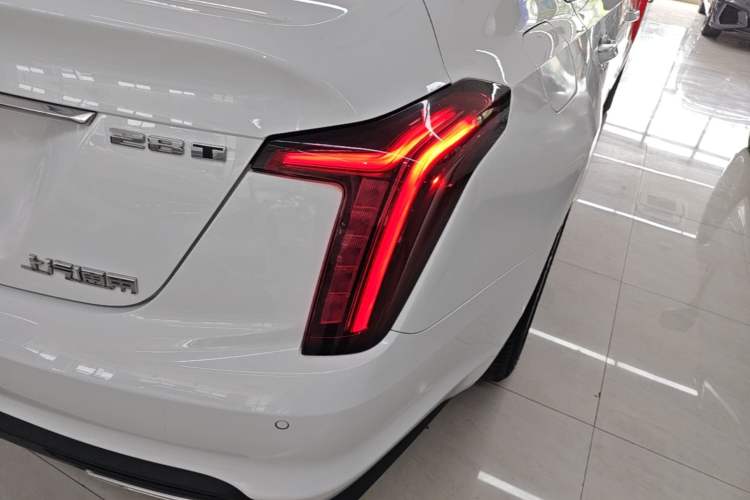 Used Cadillac CT5 2022 28T Luxury Version (Standard Edition) Right Rear Taillight