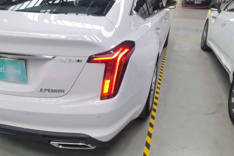 Used Cadillac CT5 2022 28T Luxury Edition Right Rear Taillight