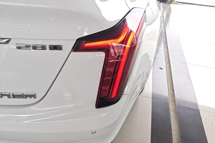Used Cadillac CT5 2022 28T Luxury Version (Standard Edition) Right Rear Taillight