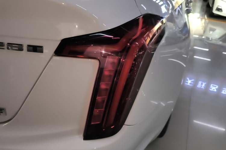Used Cadillac CT5 2022 28T Luxury Version (Standard Edition) Right Rear Taillight
