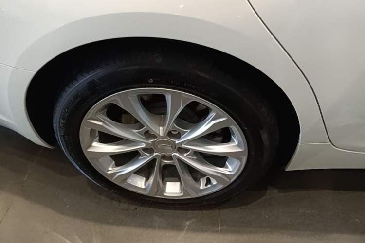 Used Cadillac CT5 2022 28T Luxury Version (Standard Edition) Right Rear Wheel Hub