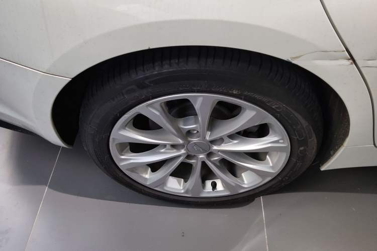 Used Cadillac CT5 2022 28T Luxury Version (Standard Edition) Right Rear Wheel Hub