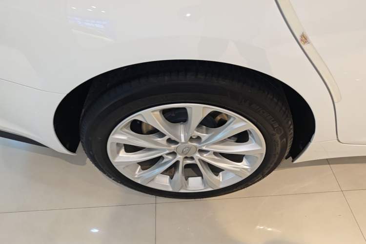 Used Cadillac CT5 2022 28T Luxury Version (Standard Edition) Right Rear Wheel Hub