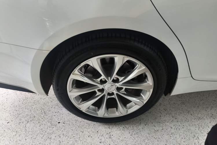 Used Cadillac CT5 2022 28T Luxury Version (Standard Edition) Right Rear Wheel Hub
