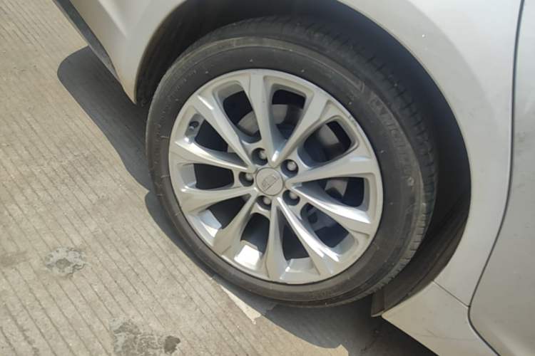 Used Cadillac CT5 2022 28T Luxury Version (Standard Edition) Right Rear Wheel Hub