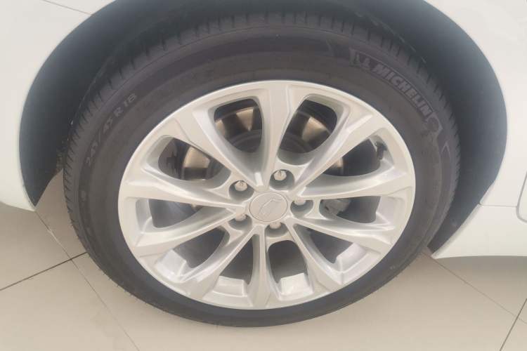 Used Cadillac CT5 2022 28T Luxury Version (Standard Edition) Right Rear Wheel Hub
