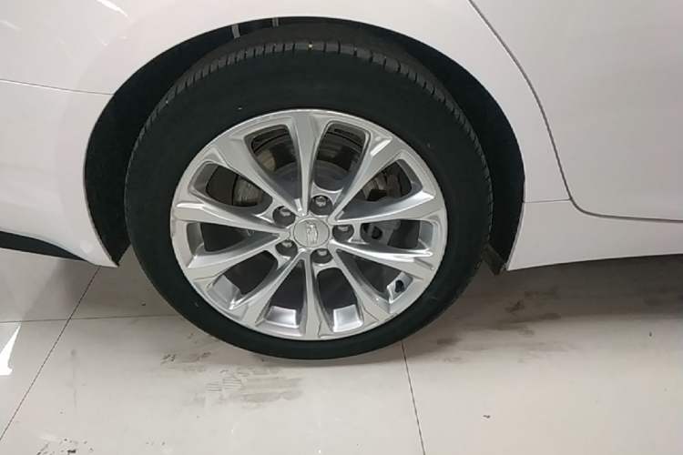 Used Cadillac CT5 2022 28T Luxury Version (Standard Edition) Right Rear Wheel Hub