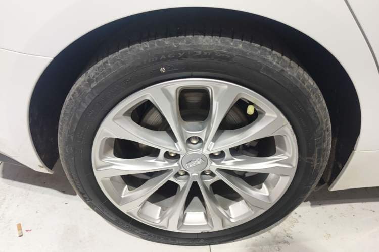 Used Cadillac CT5 2022 28T Luxury Edition Right Rear Wheel Hub