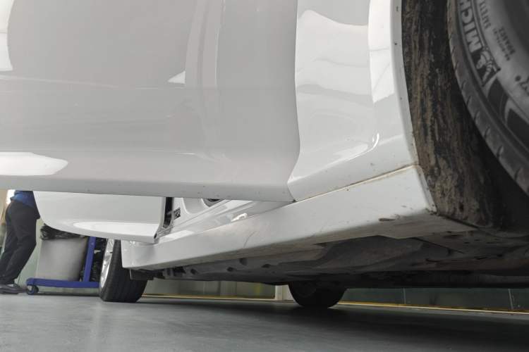 Used Cadillac CT5 2022 28T Luxury Version (Standard Edition) Right Side Sill
