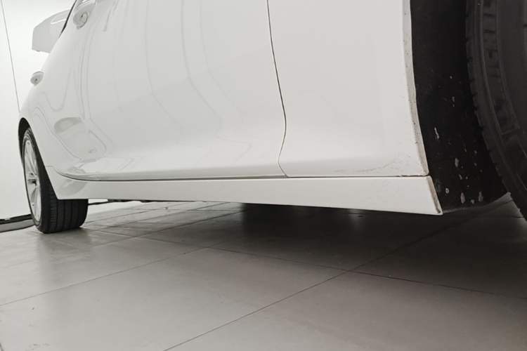 Used Cadillac CT5 2022 28T Luxury Version (Standard Edition) Right Side Sill
