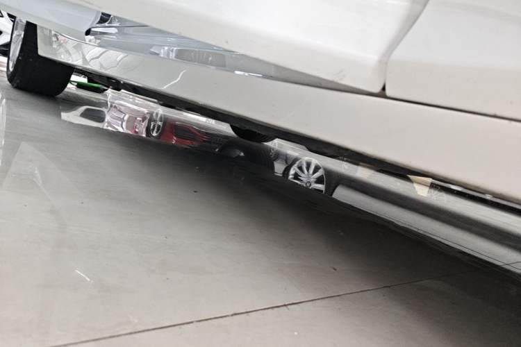 Used Cadillac CT5 2022 28T Luxury Version (Standard Edition) Right Side Sill
