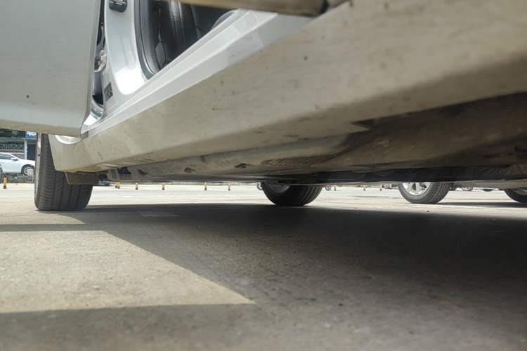 Used Cadillac CT5 2022 28T Luxury Version (Standard Edition) Right Side Sill