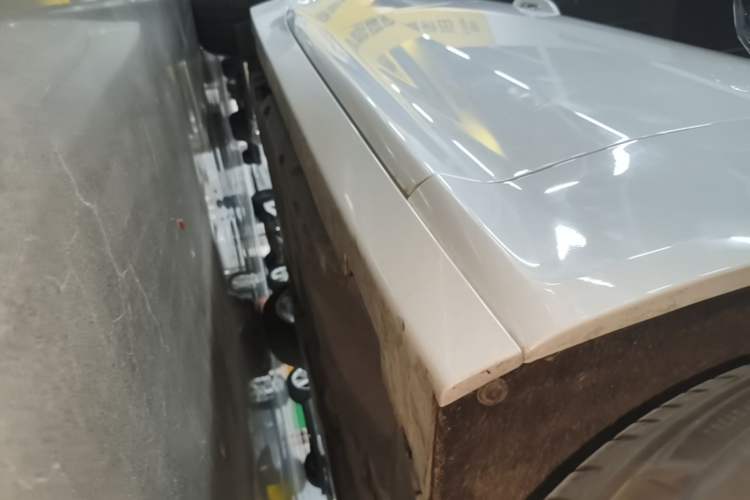 Used Cadillac CT5 2022 28T Luxury Edition Right Side Sill