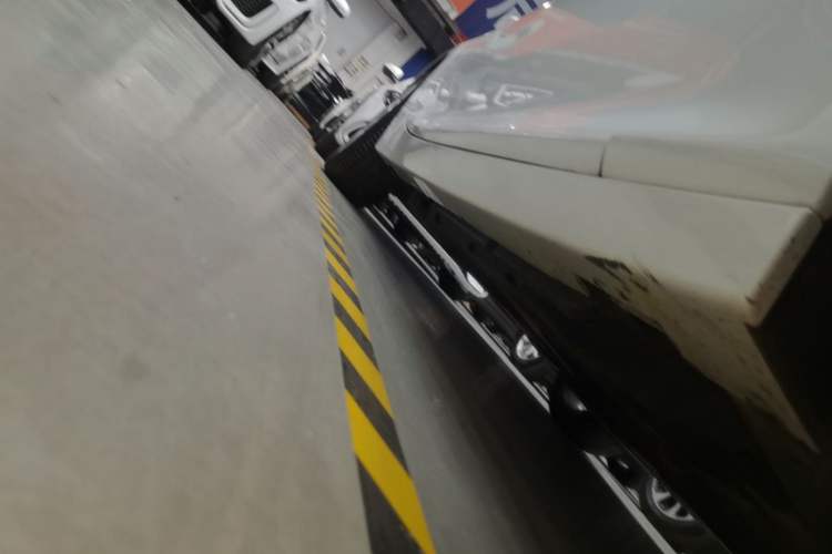 Used Cadillac CT5 2022 28T Luxury Edition Right Side Sill