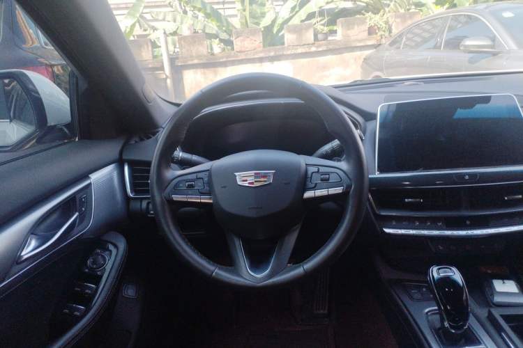 Used Cadillac CT5 2022 28T Prestige Edition Steering Wheel