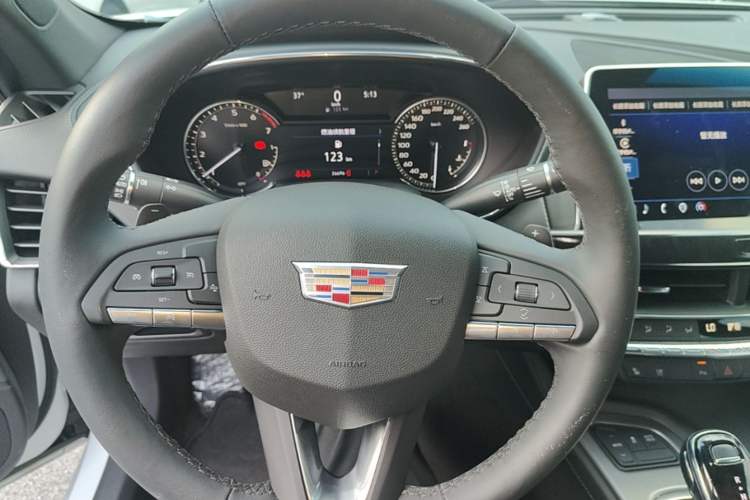 Used Cadillac CT5 2022 28T Luxury Edition Steering Wheel