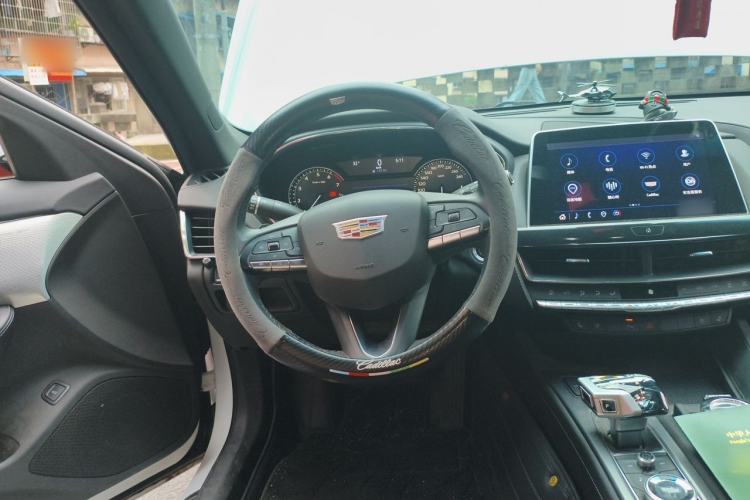 Used Cadillac CT5 2022 28T Luxury Edition Steering Wheel